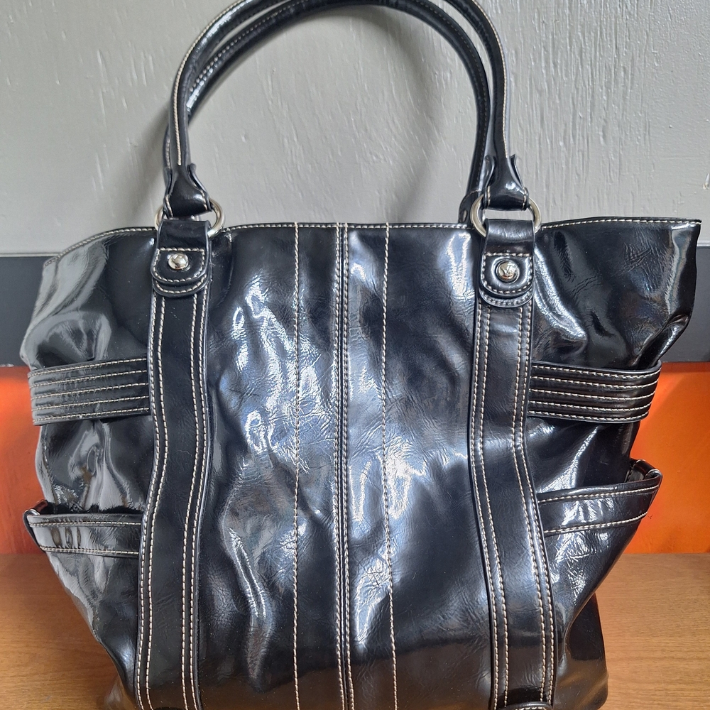 VICTORIA ROBERTS PURSE - Picture 2 of 9